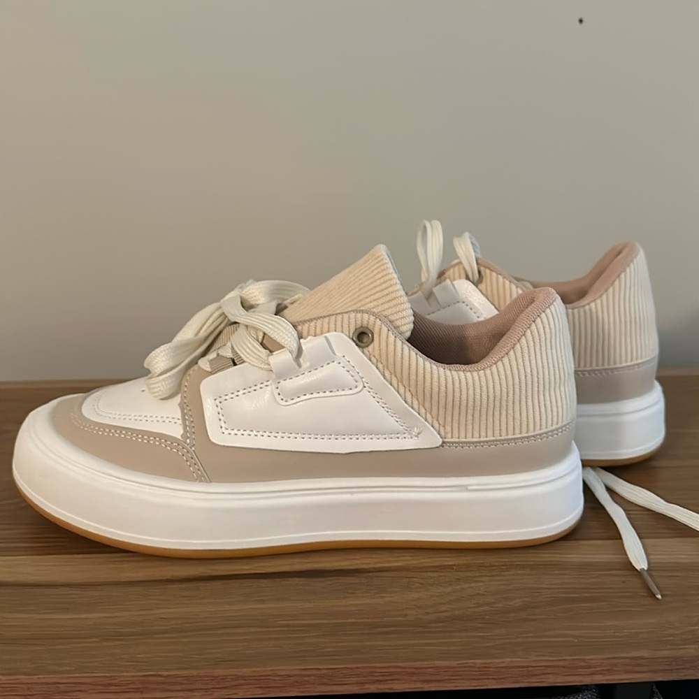 NWOT Womens White and Brown Casual Sneakers  - Bundle and Save! - Picture 2 of 4
